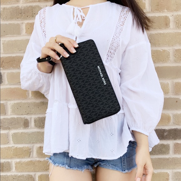 👜💕-Michael Kors Continen long Wristlet - Picture 3 of 8